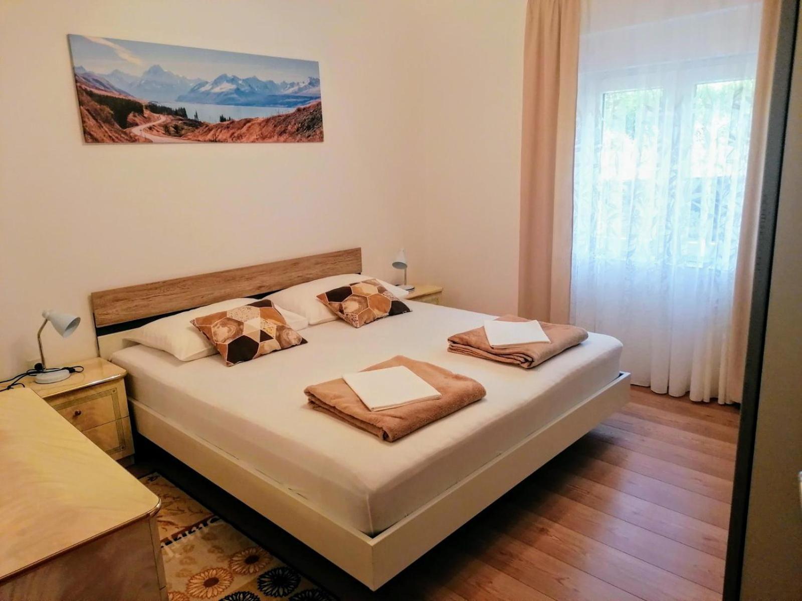 Apartman Tralje เซนญ์ ภายนอก รูปภาพ