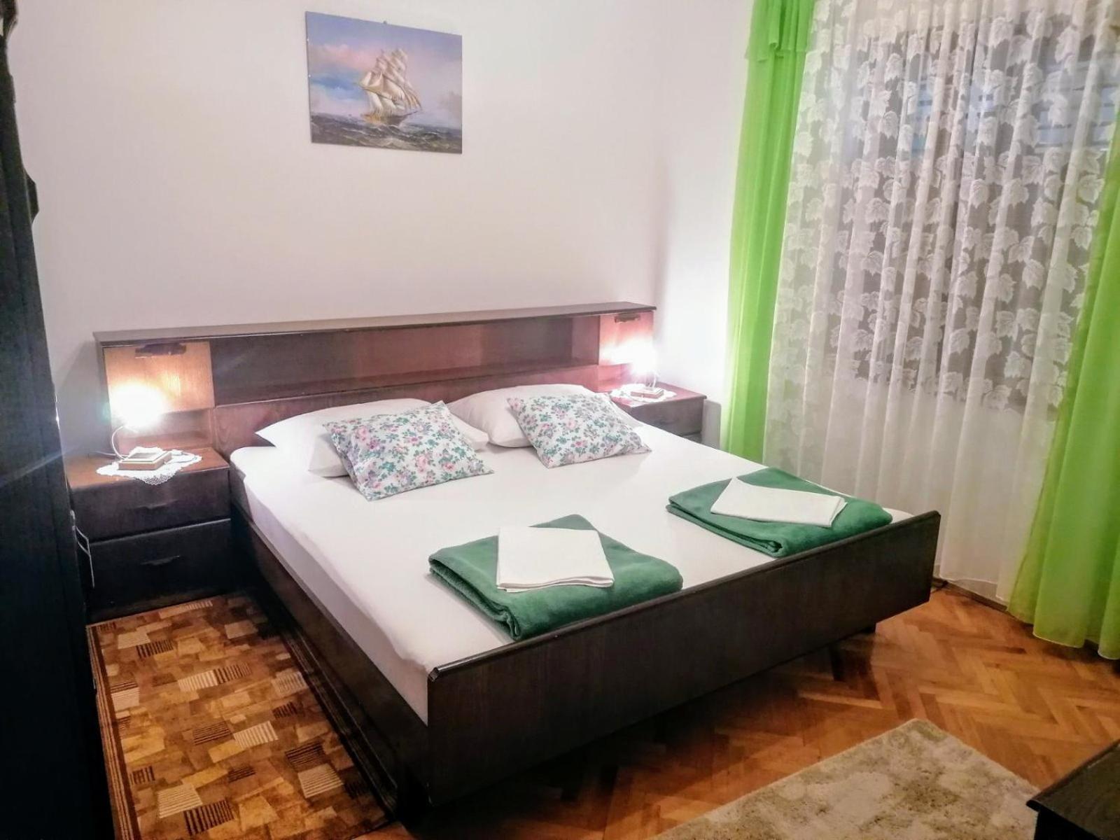 Apartman Tralje เซนญ์ ภายนอก รูปภาพ